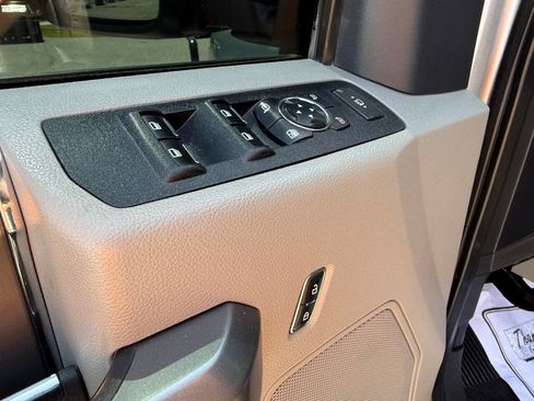 Used 2022 Ford F350 XLT w/ XLT Premium Package AWD/4WD image 18