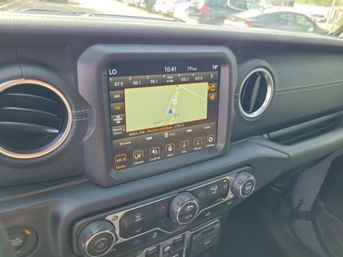 Used 2022 Jeep Wrangler Unlimited Sahara image 20