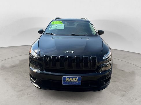 Used 2018 Jeep Cherokee Latitude Plus FWD image 2