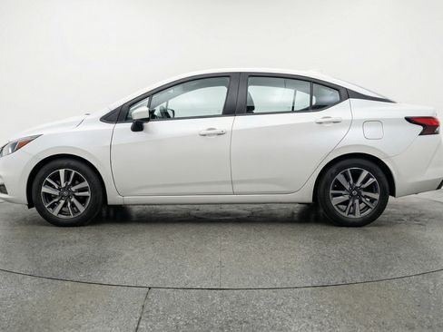 Used 2025 Nissan Versa SV image 5