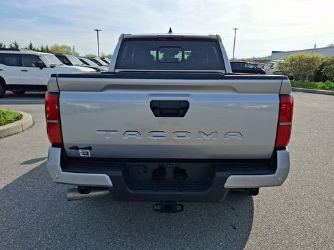 Certified 2025 Toyota Tacoma TRD Sport w/ TRD Sport Upgrade Package image 5
