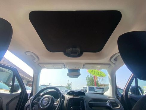 Used 2015 Jeep Renegade Latitude w/ Popular Equipment Group image 17