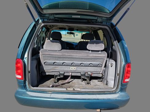 Used 2000 Dodge Caravan SE image 4