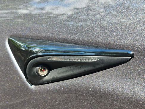 Used 2023 Tesla Model S AWD/4WD image 33
