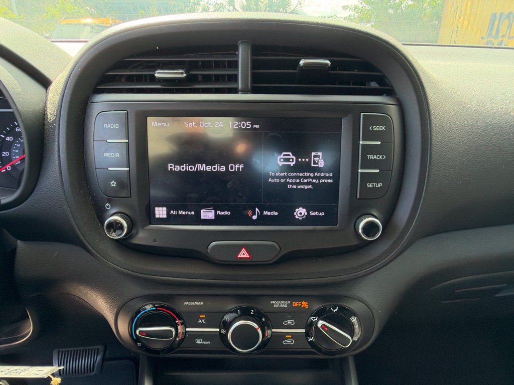 Used 2022 Kia Soul LX w/ Technology Package FWD image 12