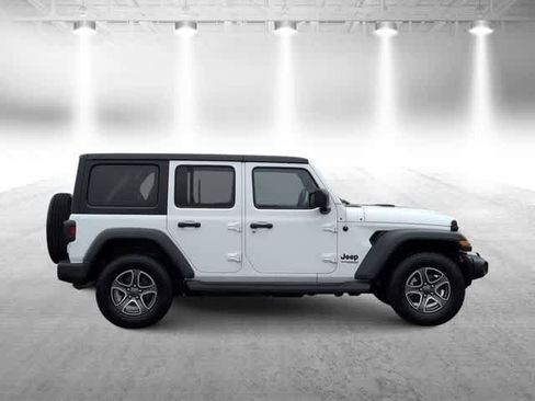 Used 2022 Jeep Wrangler Unlimited Sport image 9