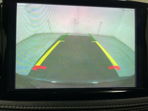 Used 2023 Chrysler Pacifica Touring-L FWD image 16