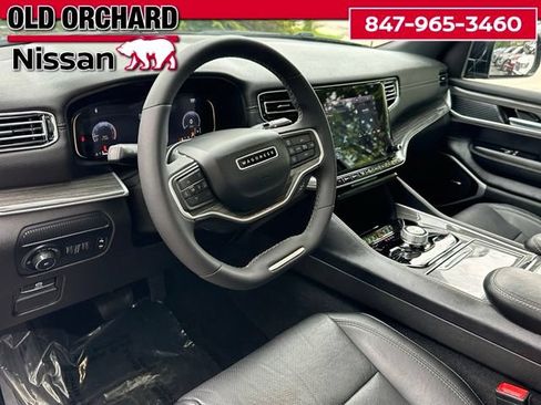 Used 2022 Jeep Wagoneer Series II w/ Premium Group I AWD/4WD image 18