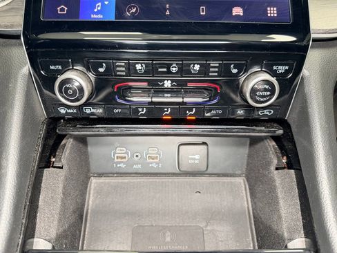 Used 2021 Jeep Grand Cherokee L Overland w/ Luxury Tech Group IV AWD/4WD image 17