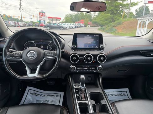 Used 2022 Nissan Sentra SR w/ SR Premium Package FWD image 13