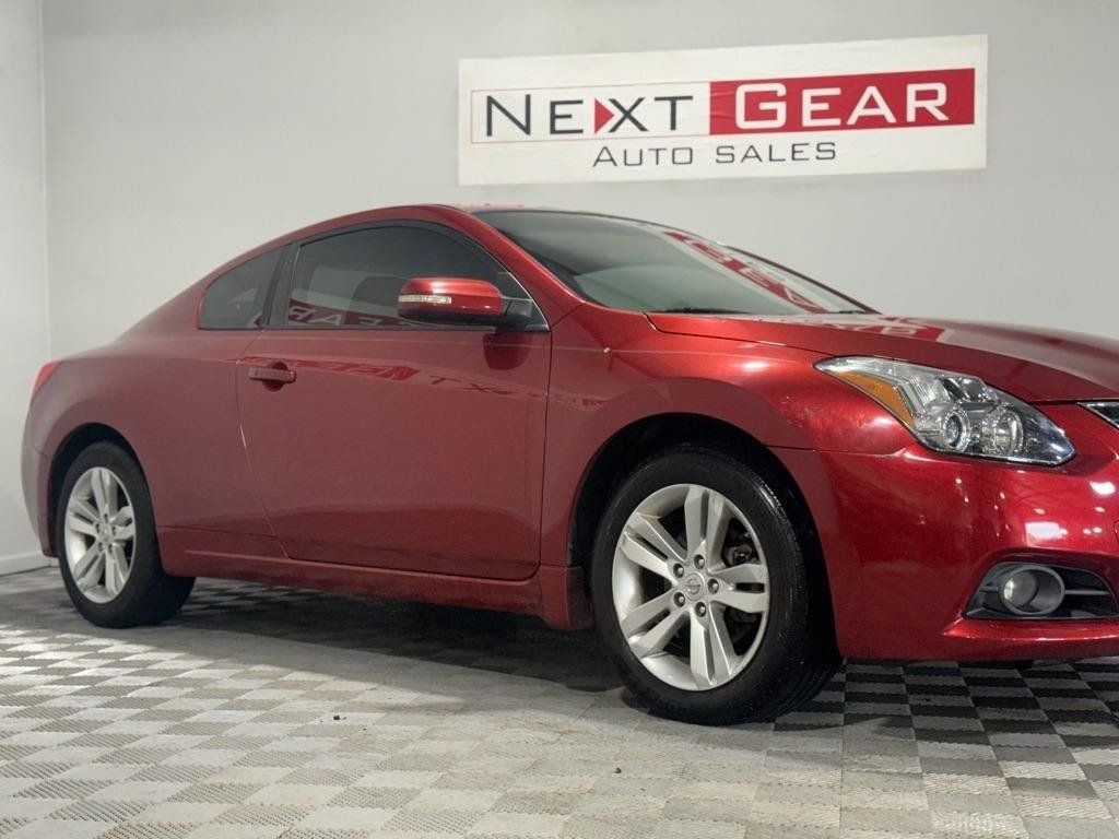Used 2013 Nissan Altima 2.5 S w/ Premium Pkg FWD image 2