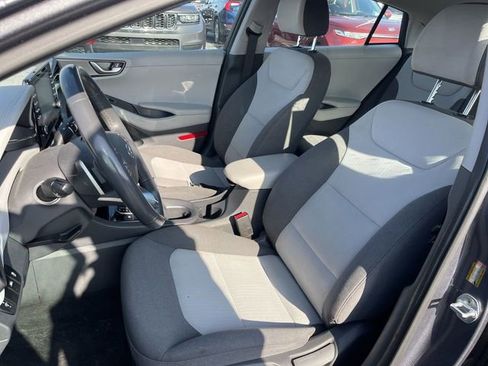 Used 2020 Hyundai Ioniq SE FWD image 11
