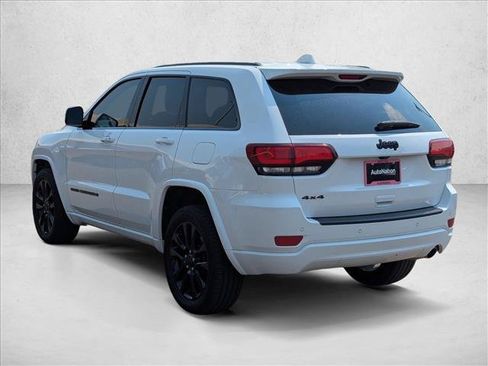 Used 2022 Jeep Grand Cherokee Laredo X AWD/4WD image 8