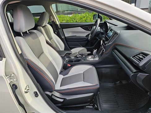 Used 2022 Subaru Crosstrek 2.0i Premium w/ Popular Package #2 image 11