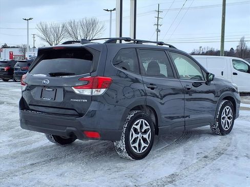 Used 2019 Subaru Forester Premium w/ All-Weather Package image 5