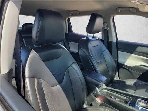 Used 2022 Jeep Compass Limited image 15