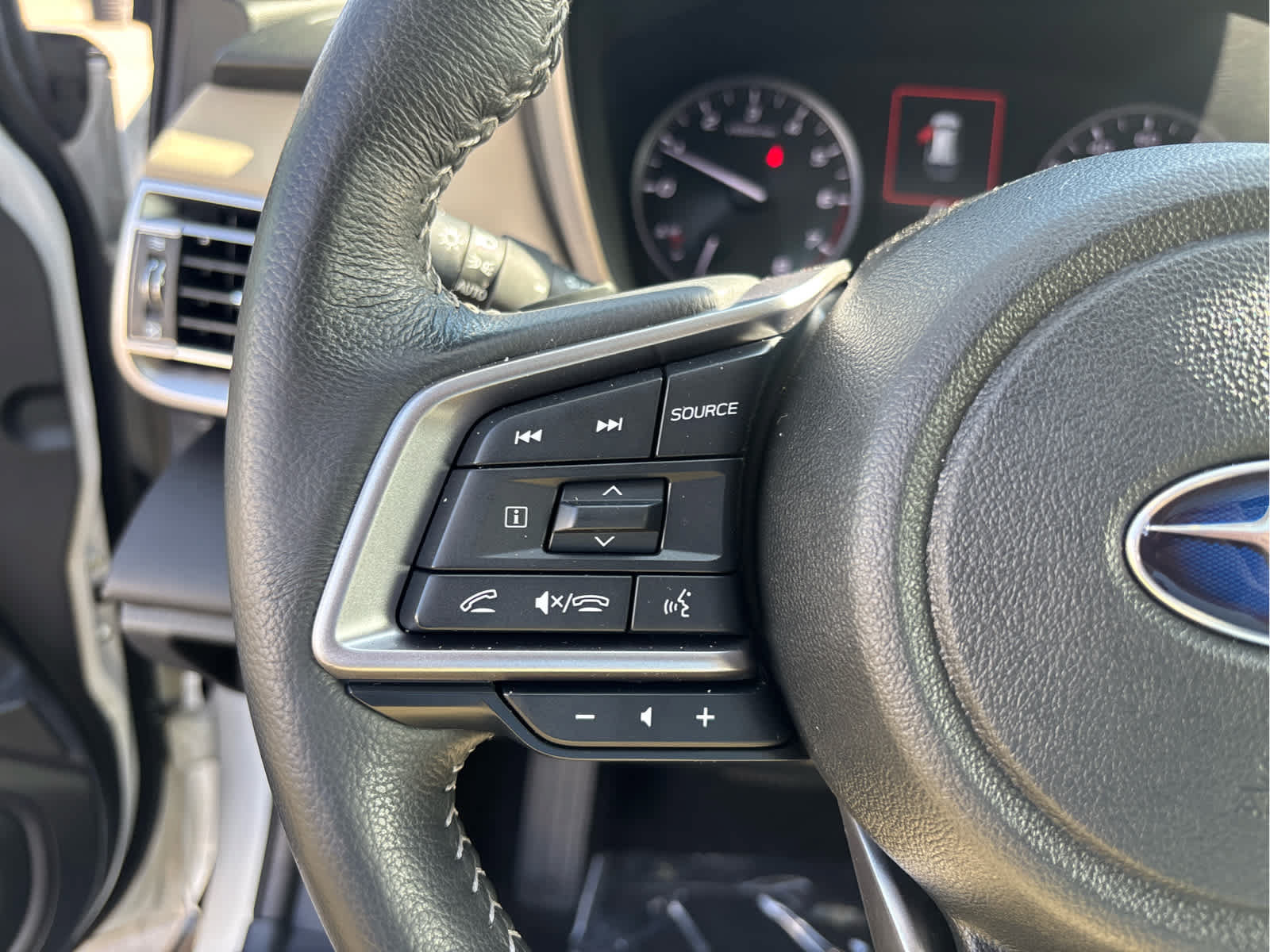 Used 2024 Subaru Outback Limited AWD/4WD image 31