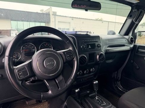 Used 2017 Jeep Wrangler Sport w/ Quick Order Package 24S AWD/4WD image 10