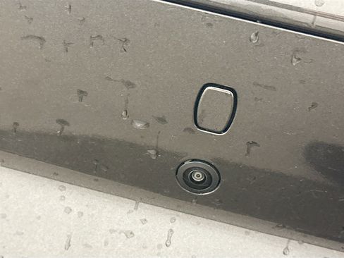 Used 2023 Genesis G70 2.0T image 31