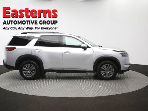 Used 2025 Nissan Pathfinder SV FWD image 49