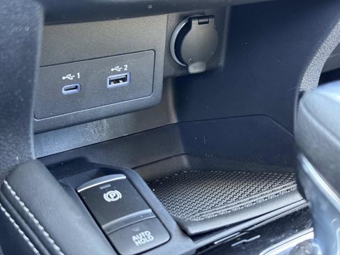 Used 2024 Nissan Kicks SV image 6