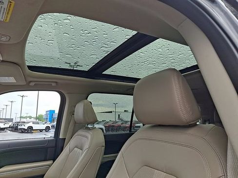 Used 2024 Ford Expedition Limited AWD/4WD image 14