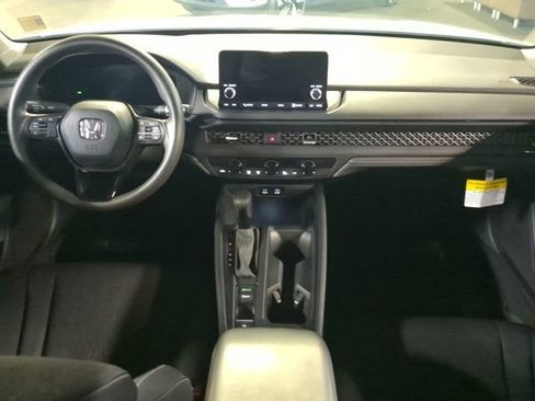 Used 2025 Honda Accord SE image 13
