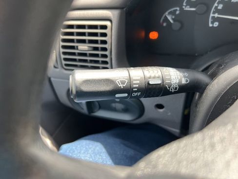 Used 2002 Ford Explorer XLS image 21