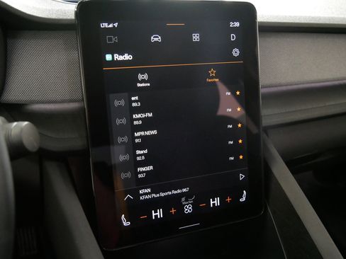 Used 2021 Polestar Polestar 2 w/ Performance Package image 22