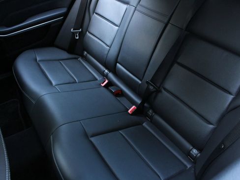 Used 2015 Mercedes-Benz E 350 4MATIC Sedan image 19