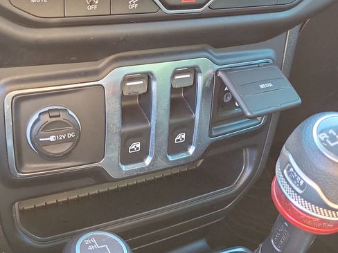 Used 2021 Jeep Wrangler Sport image 23