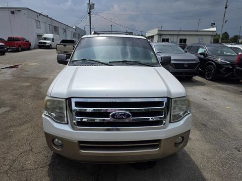 Used 2013 Ford Expedition XLT RWD image 2