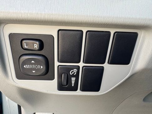 Used 2014 Toyota Prius Three image 21