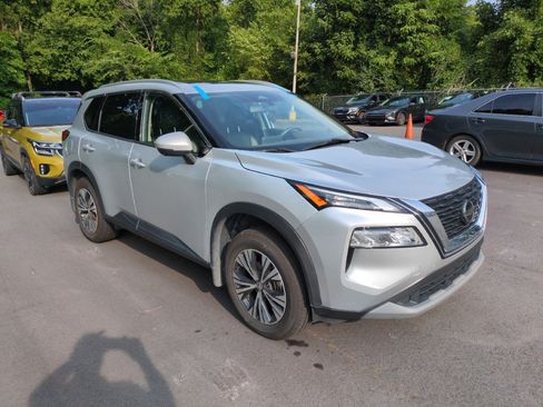 Used 2021 Nissan Rogue SV w/ Premium Package FWD image 1