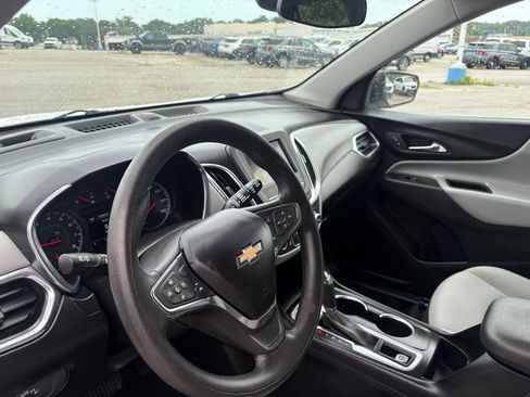 Used 2020 Chevrolet Equinox LS AWD/4WD image 26