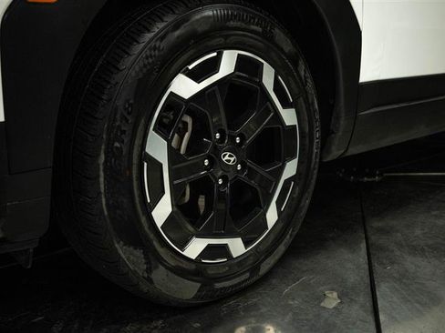 Used 2024 Hyundai Santa Fe SEL image 3