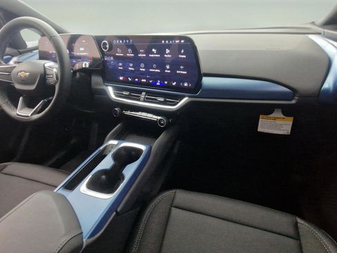 New 2026 Chevrolet Equinox EV LT image 9