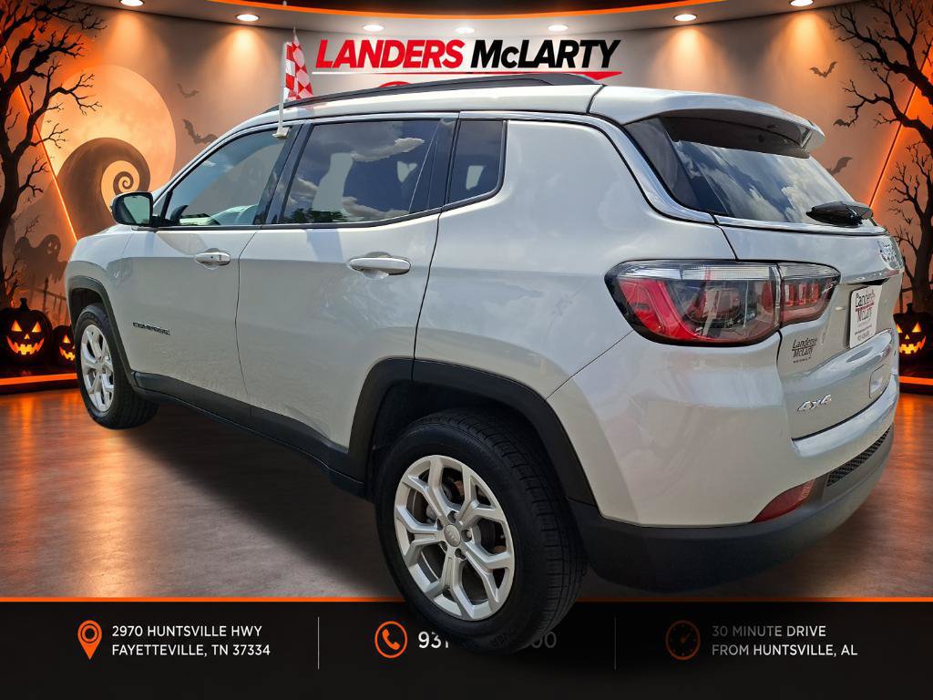 Used 2024 Jeep Compass Latitude AWD/4WD image 5