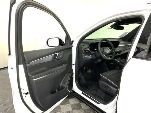New 2026 Buick Enclave Sport Touring w/ LPO, Floor Liner Package FWD image 27