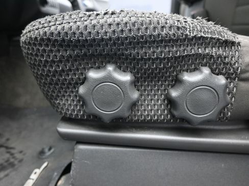 Used 2014 Nissan Frontier PRO-4X image 10