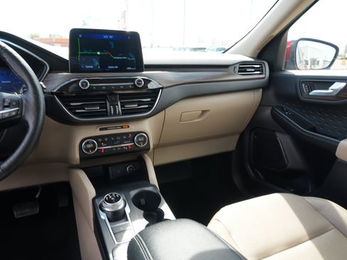 Used 2020 Ford Escape Titanium AWD/4WD image 24