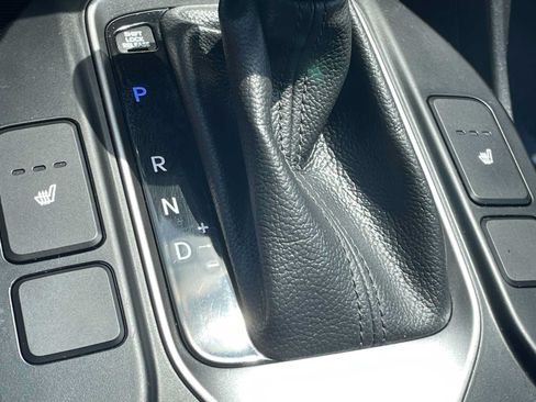 Used 2017 Hyundai Santa Fe Sport FWD image 21