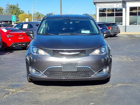 Used 2020 Chrysler Pacifica Touring-L Plus image 24