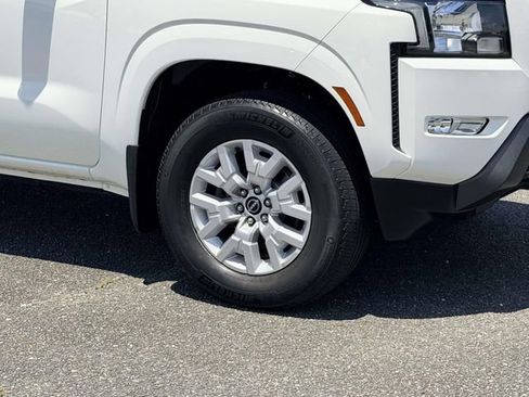 Used 2022 Nissan Frontier SV RWD image 7