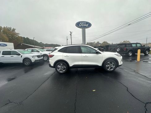 New 2026 Ford Escape ST-Line w/ Tech Pack #1 FWD image 4