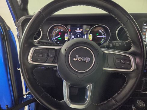 Used 2022 Jeep Wrangler Unlimited Sahara image 17