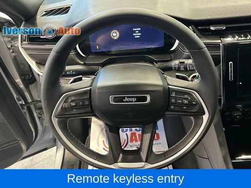 Used 2023 Jeep Grand Cherokee L Laredo AWD/4WD image 18