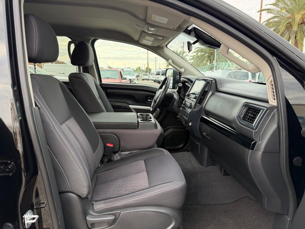 Used 2022 Nissan Titan SV AWD/4WD image 21