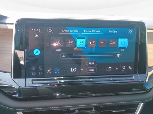 Certified 2026 Volkswagen Atlas SE FWD image 18
