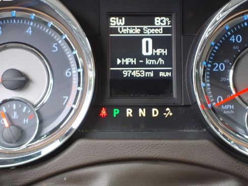 Used 2015 Chrysler Town & Country Touring FWD image 24
